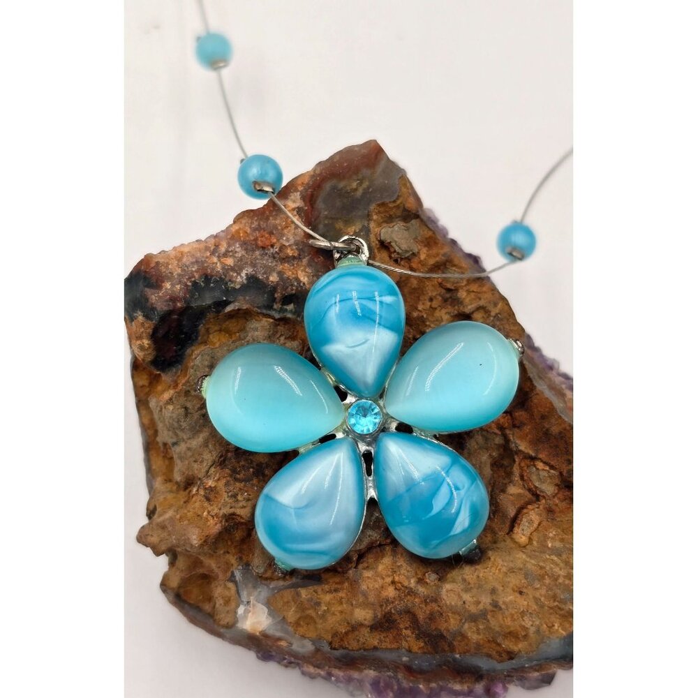 Silvertone Wire Necklace Blue Cats Eye Glass Resin Flower Pendant Jewelry - Picture 2 of 6